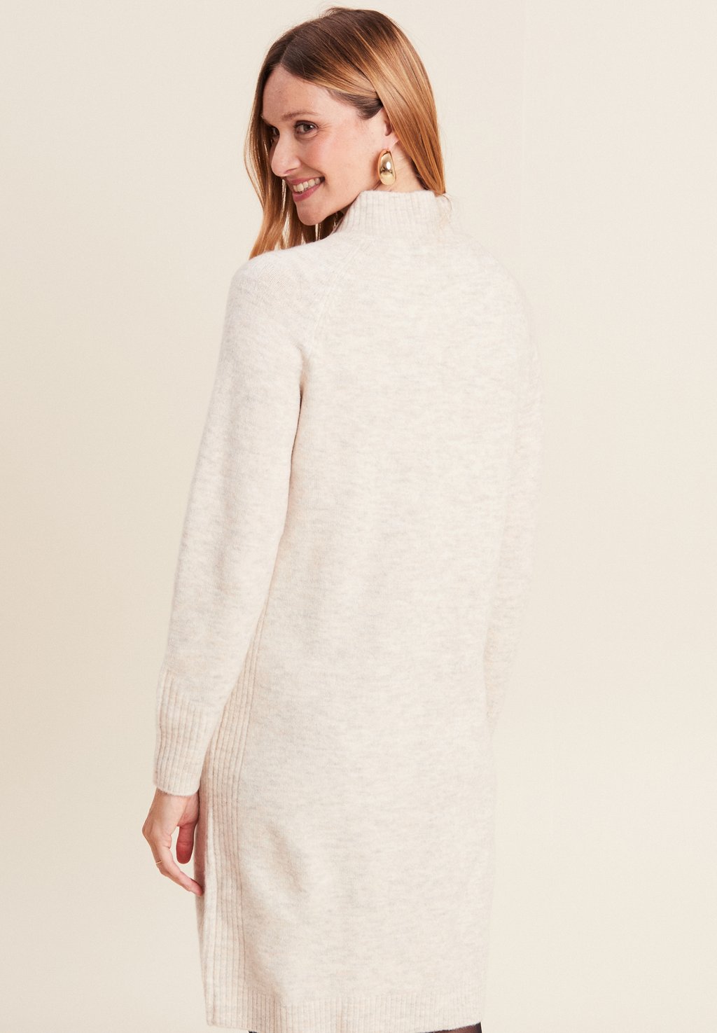 Платье-джемпер GERADE STEHKRAGEN Breal, молочный
Платье-джемпер GERADE STEHKRAGEN Breal, молочный