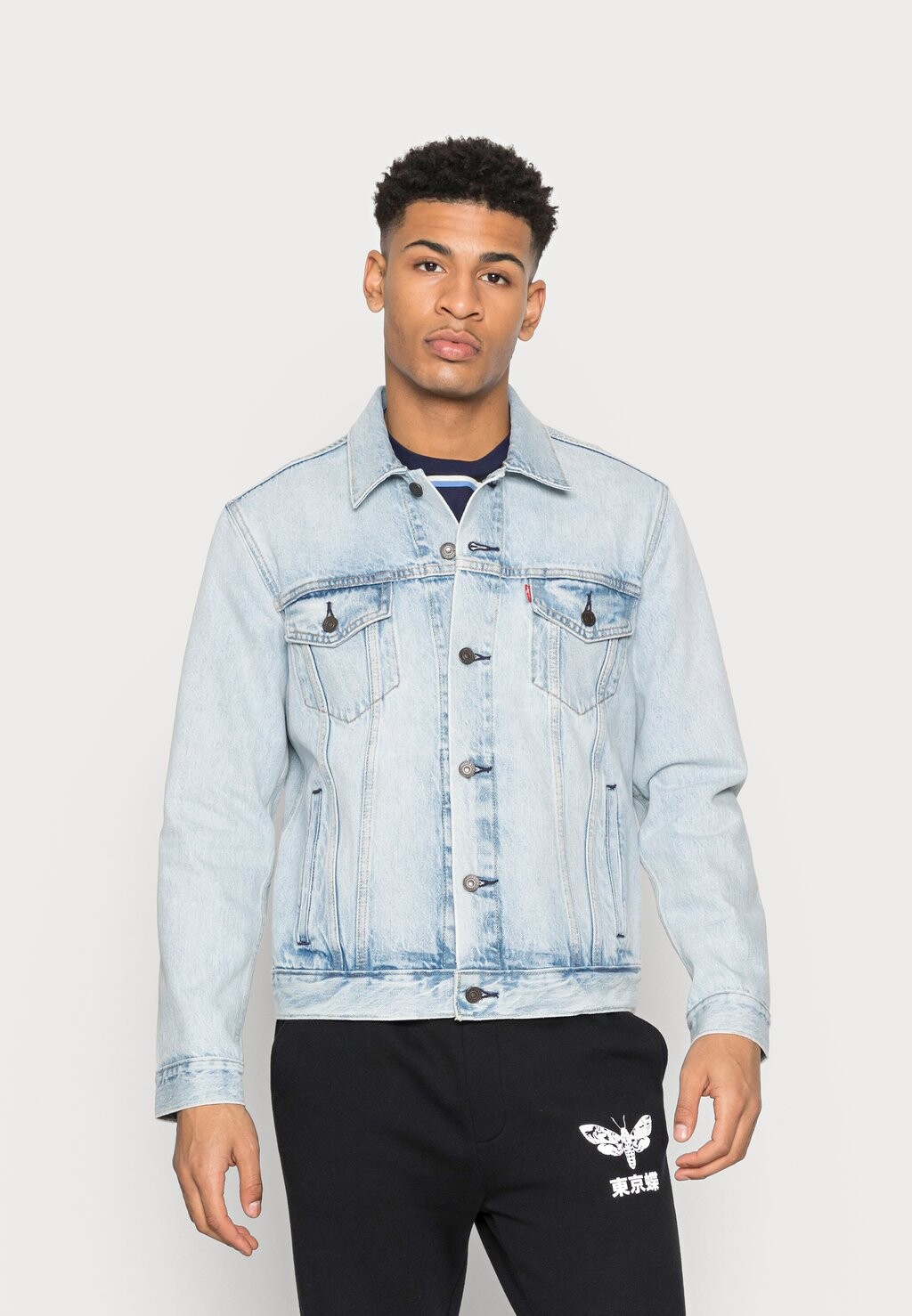 Джинсовая куртка Levi's THE TRUCKER JACKET, цвет new light trucker
Джинсовая куртка Levi's THE TRUCKER JACKET, цвет new light trucker