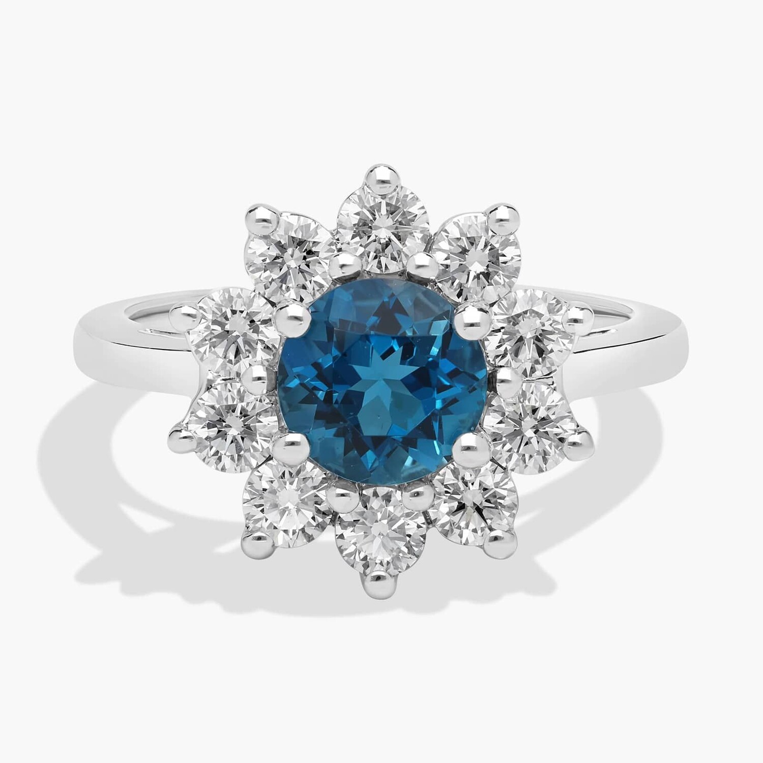 Кольцо с круглым топазом London Blue и бриллиантами Halo из 14-каратного белого золота Blue Nile
Кольцо с круглым топазом London Blue и бриллиантами Halo из 14-каратного белого золота Blue Nile