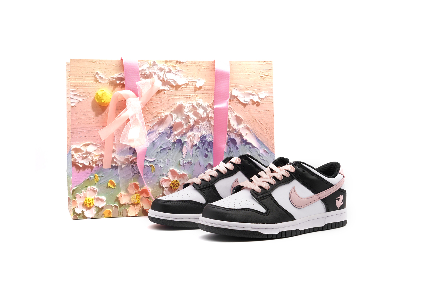 Nike Кроссовки для скейтборда dunk устойчивые к истиранию нескользящие легкие с амортизацией низкие pink white детские
Nike Кроссовки для скейтборда dunk устойчивые к истиранию нескользящие легкие с амортизацией низкие pink white детские