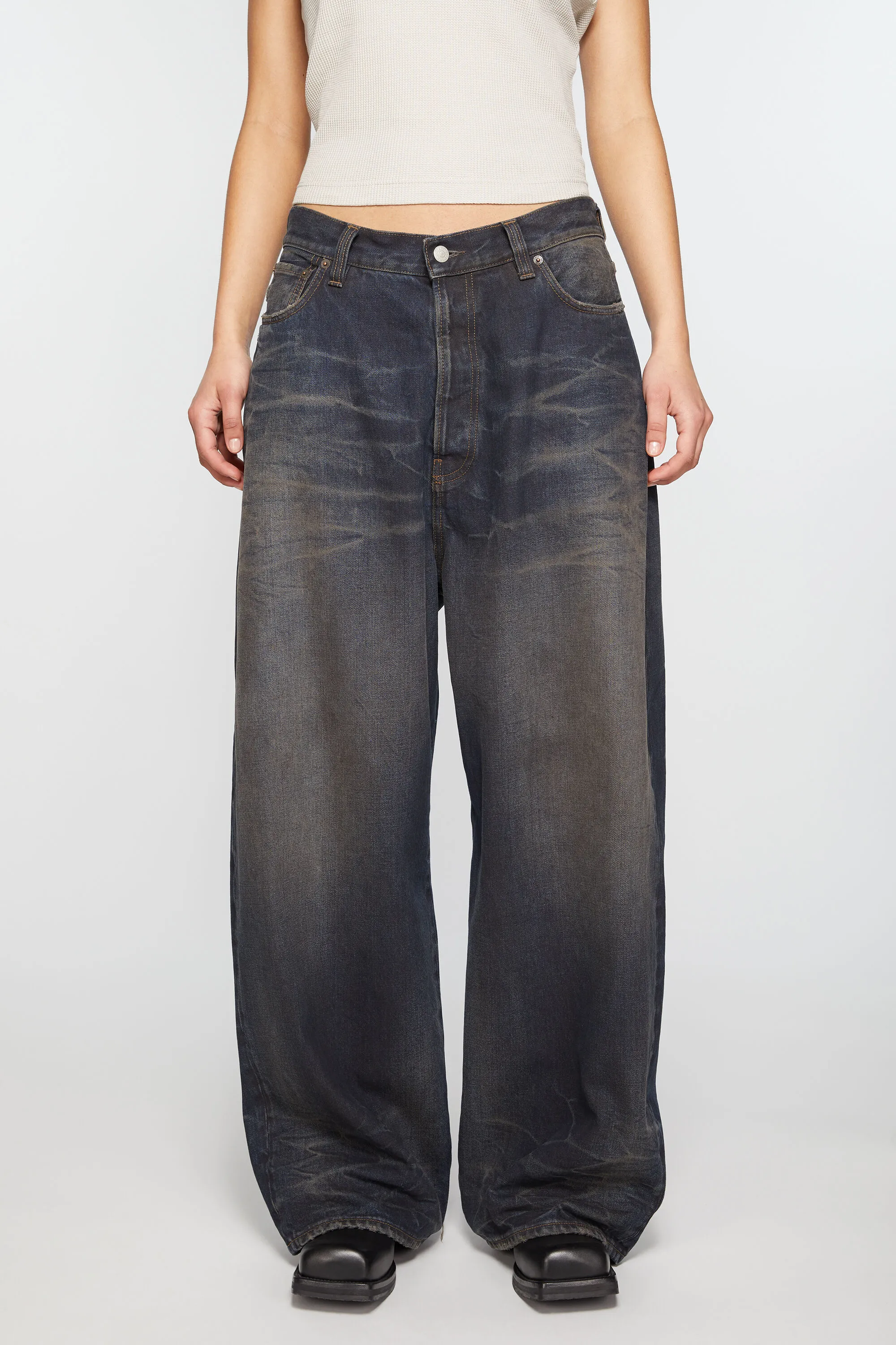 Джинсы супер мешковатого кроя - 2023F Acne Studios, синий 
Джинсы супер мешковатого кроя - 2023F Acne Studios, синий