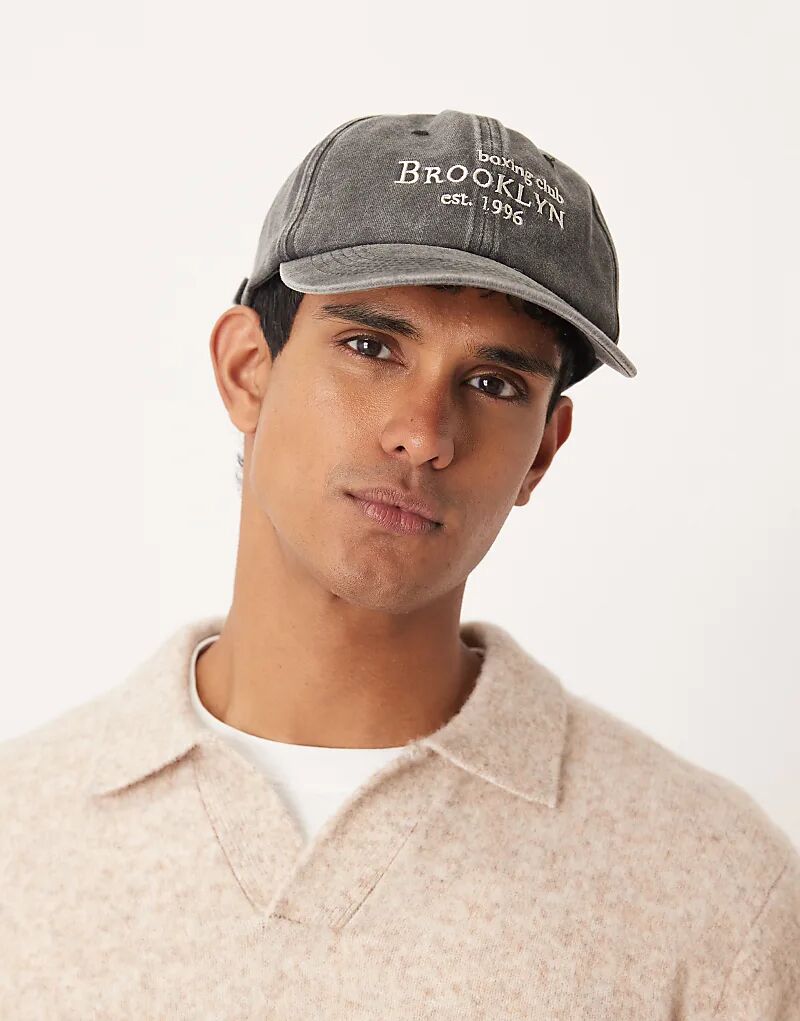 Бейсболка My Accessories Man Brooklyn в цвете «вымытый черный»
Бейсболка My Accessories Man Brooklyn в цвете «вымытый черный»