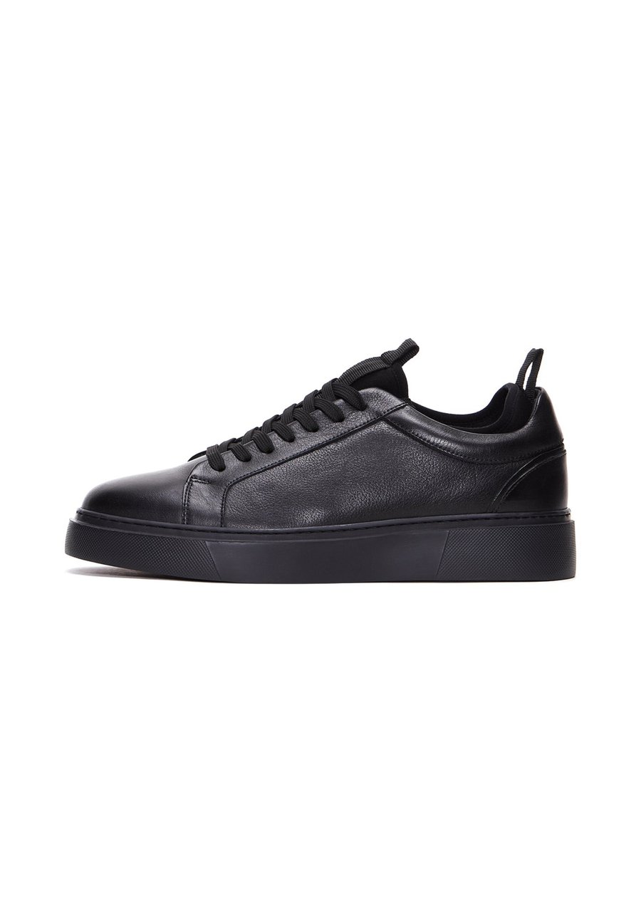 Кроссовки Derimod SNEAKERS, Black
Кроссовки Derimod SNEAKERS, Black