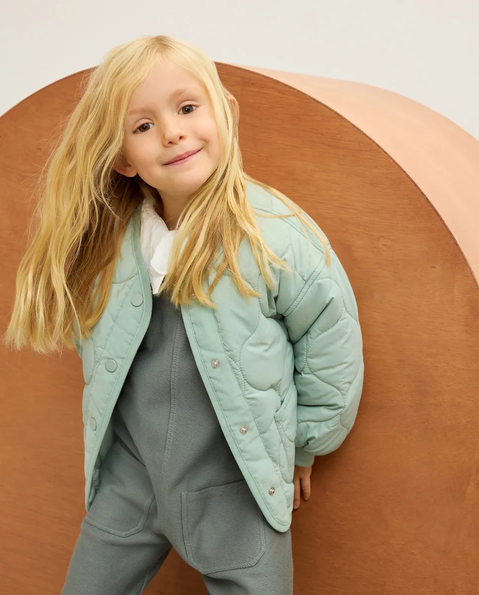 Спортивная стеганая куртка с волнами и кантами из микровельвета в тон для девочки Kids El Corte Inglés, нежно-голубой
Спортивная стеганая куртка с волнами и кантами из микровельвета в тон для девочки Kids El Corte Inglés, нежно-голубой