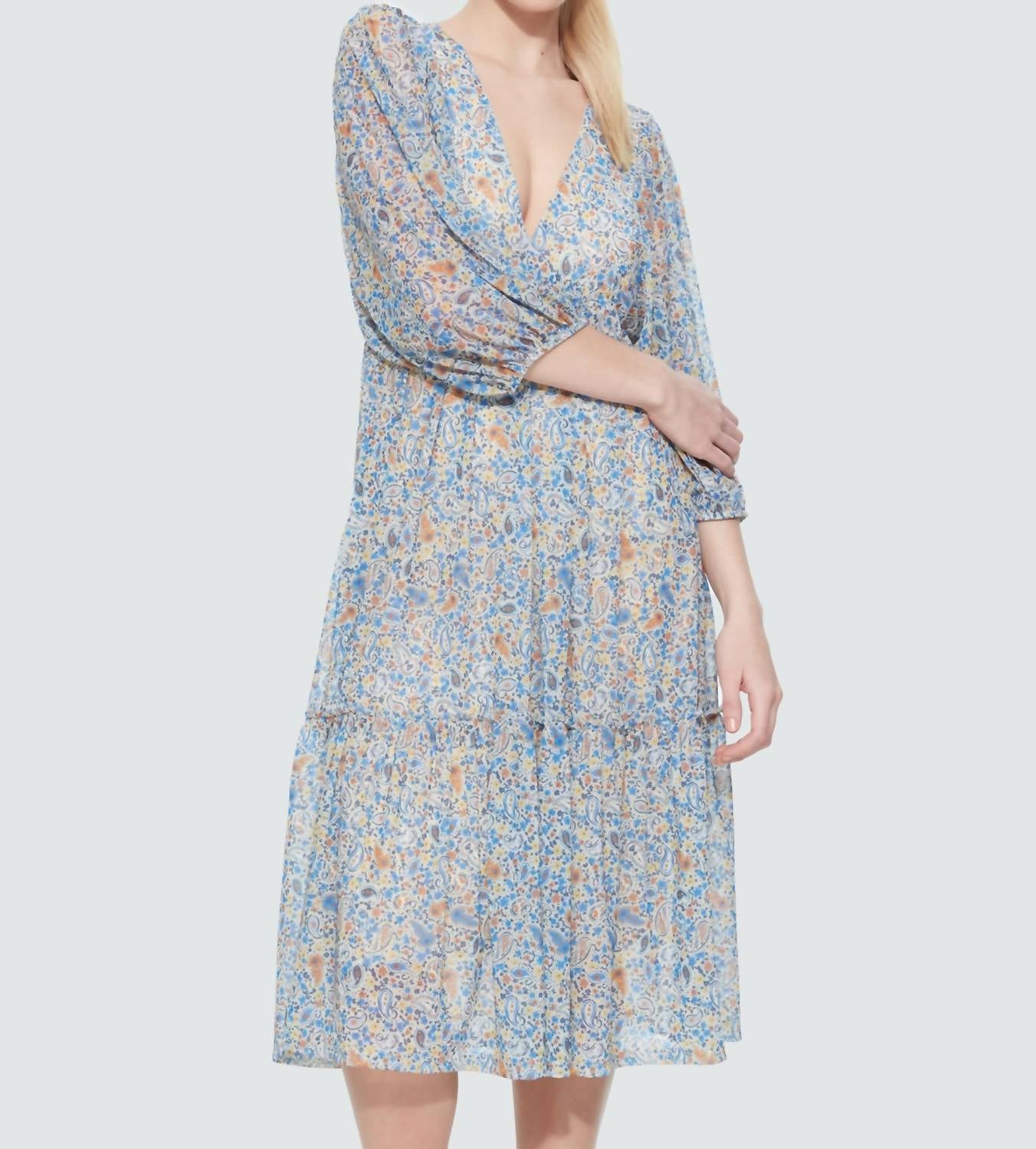 Сетчатое многоуровневое платье миди в сине-оранжевом узоре с узором пейсли Dex
Сетчатое многоуровневое платье миди в сине-оранжевом узоре с узором пейсли Dex