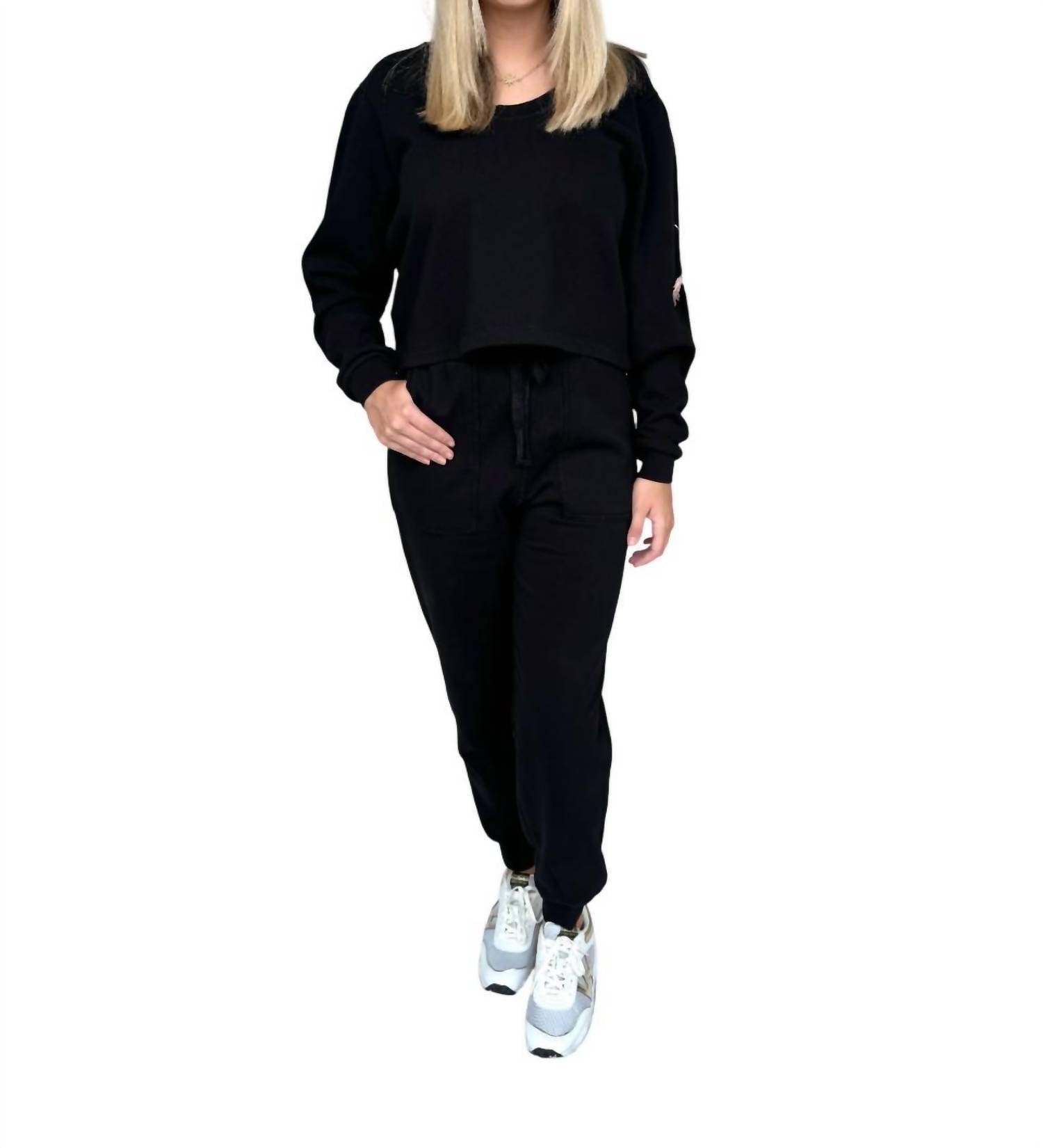 Свитшот Raya черный DEAR JOHN DENIM
Свитшот Raya черный DEAR JOHN DENIM