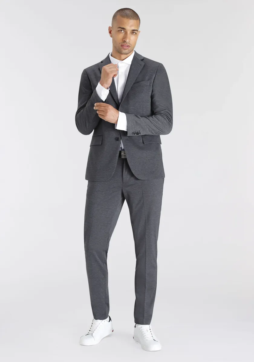 Костюм Bruno Banani "Джерси" (пиджак и брюки), обычный, синий
Костюм Bruno Banani "Джерси" (пиджак и брюки), обычный, синий