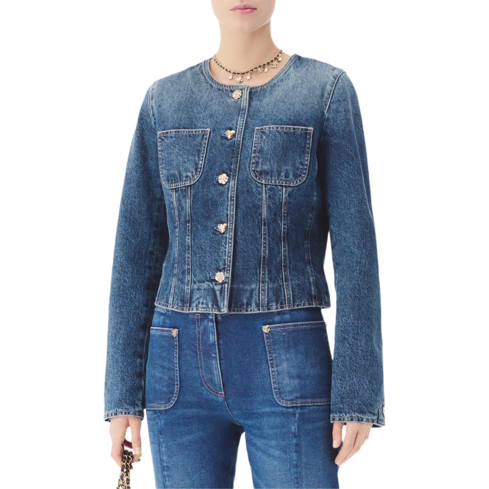 CHANEL Джинсовая куртка женская синяя
CHANEL Джинсовая куртка женская синяя