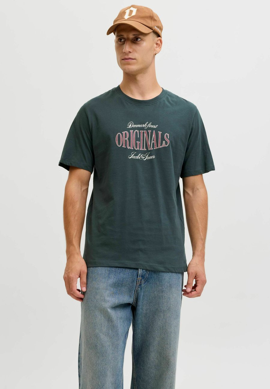 Футболка Jack & Jones Print T-shirt, Forest River/Dark Green, Зеленый, Футболка Jack & Jones Print T-shirt, Forest River/Dark Green
Футболка Jack & Jones Print T-shirt, Forest River/Dark Green, Зеленый, Футболка Jack & Jones Print T-shirt, Forest River/Dark Green