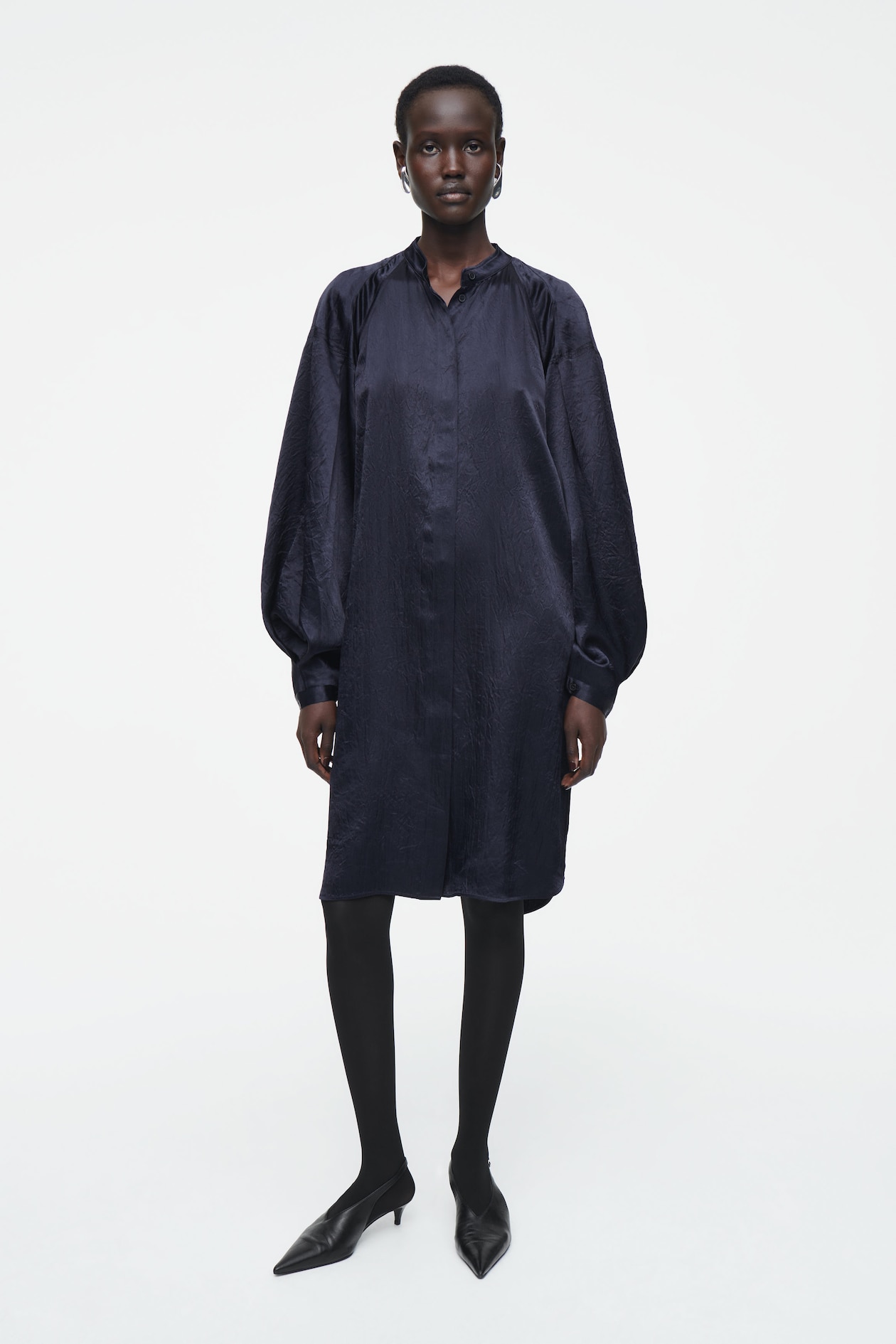 Атласное платье миди со складками COS, темно-синий
Атласное платье миди со складками COS, темно-синий