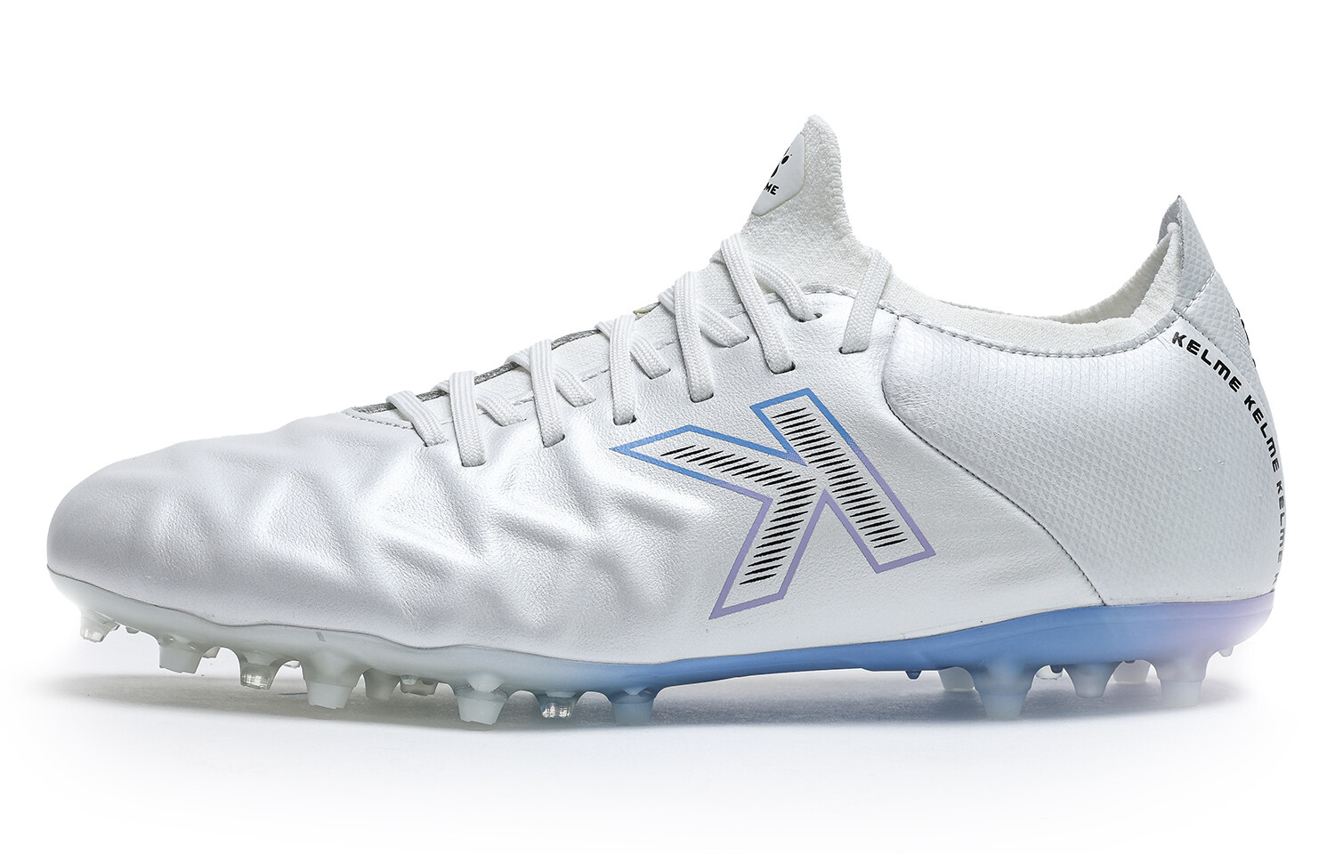 Футбольные бутсы унисекс с низким верхом белые/синие Kelme
Футбольные бутсы унисекс с низким верхом белые/синие Kelme