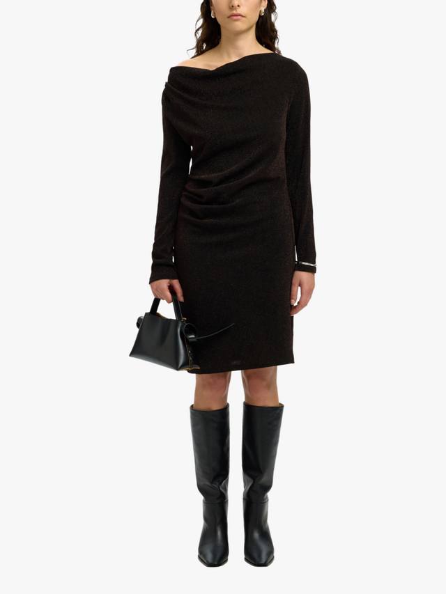 Облегающее мини-платье с запахом и расклешенным подолом Selected
Облегающее мини-платье с запахом и расклешенным подолом Selected