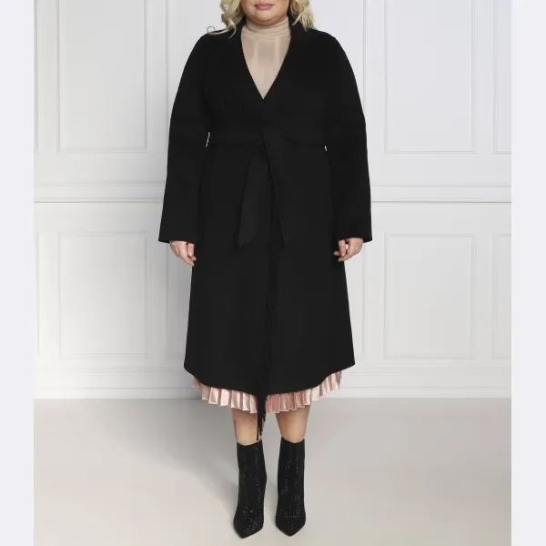 Шерстяная бляшка больших размеров Persona By Marina Rinaldi, черный
Шерстяная бляшка больших размеров Persona By Marina Rinaldi, черный