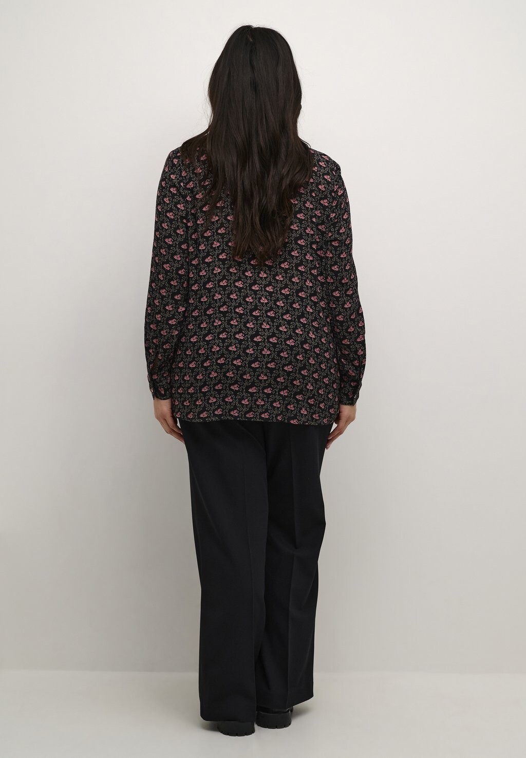 Блуза KCAMI Kaffe Curve, черный
Блуза KCAMI Kaffe Curve, черный