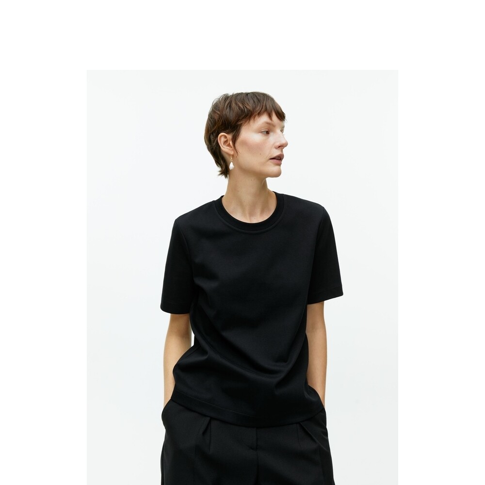 Футболка классическая Arket с короткими рукавами, черный
Футболка классическая Arket с короткими рукавами, черный