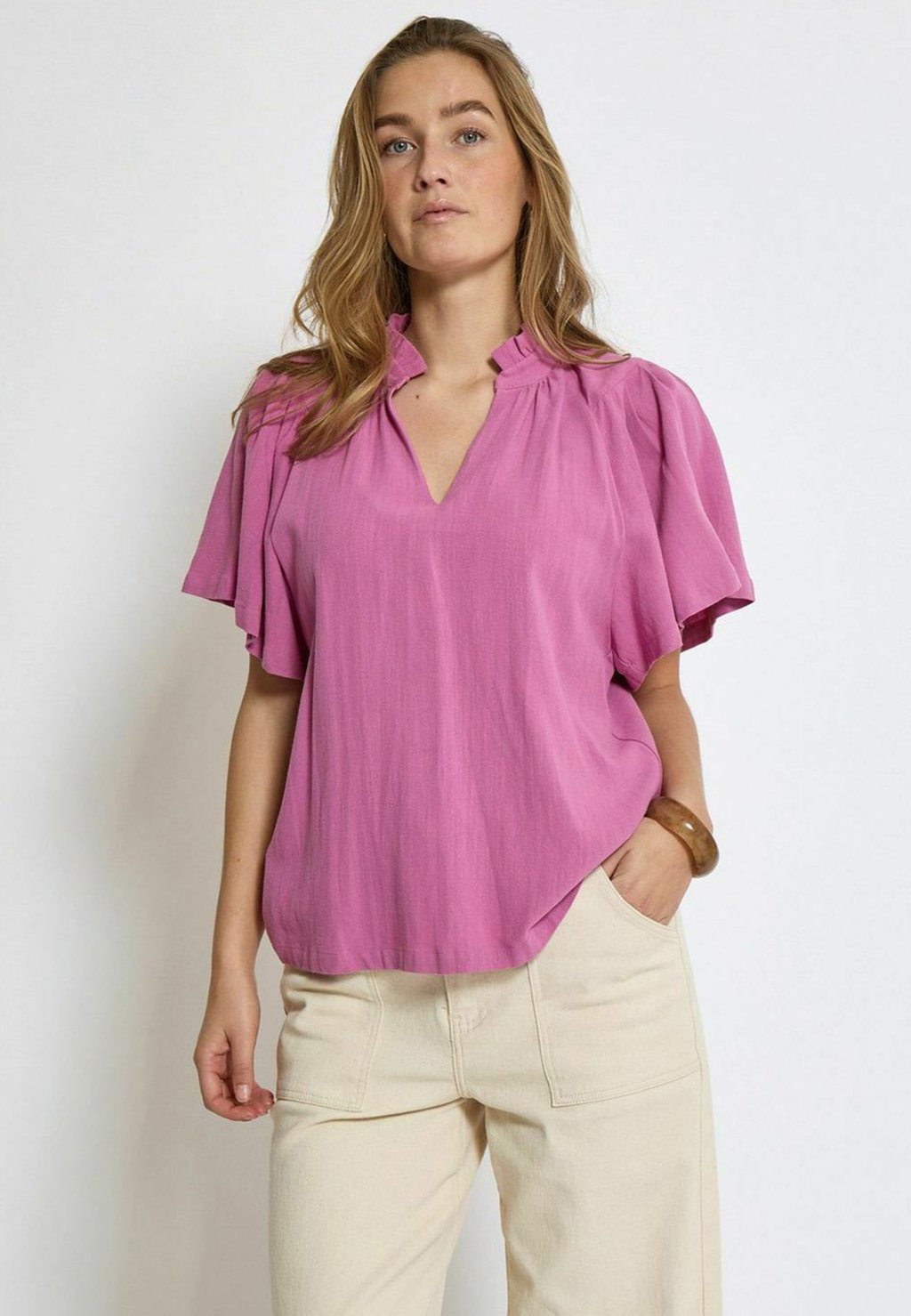 Блуза HANNAH PEPPERCORN, розовый
Блуза HANNAH PEPPERCORN, розовый