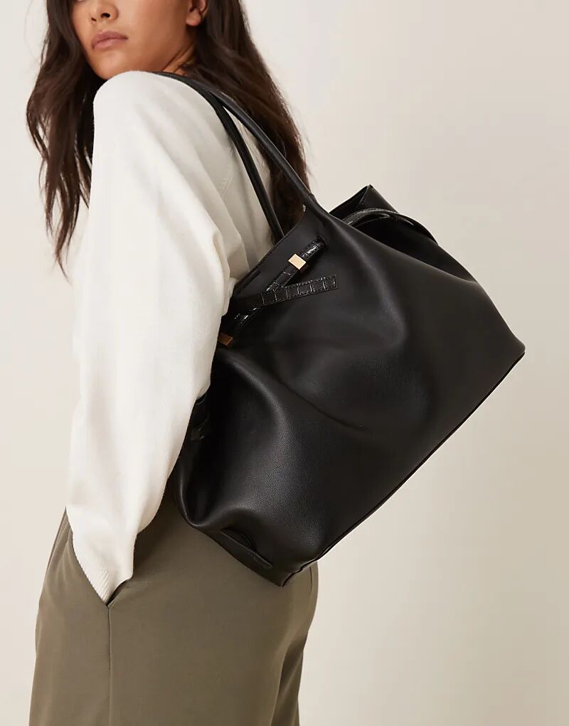 Черная сумка-тоут с ремнем из крокодиловой кожи ASOS DESIGN
Черная сумка-тоут с ремнем из крокодиловой кожи ASOS DESIGN