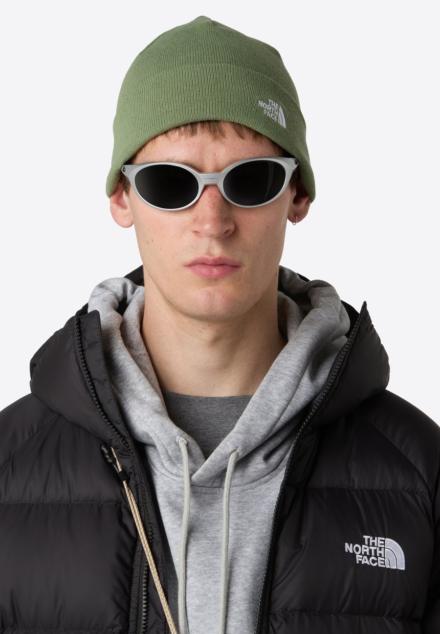 Шапка The North Face NORM SHALLOW BEANIE, Bark Mist/Green
Шапка The North Face NORM SHALLOW BEANIE, Bark Mist/Green
