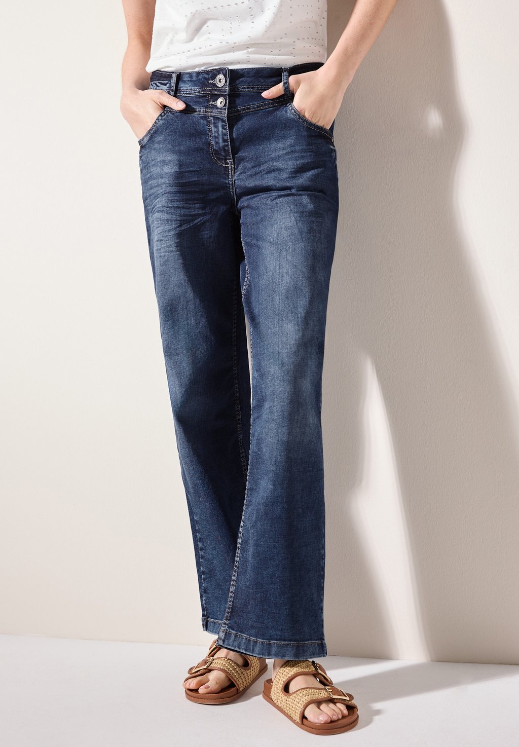 Расклешенные джинсы WIDE Cecil, цвет Blau
Расклешенные джинсы WIDE Cecil, цвет Blau