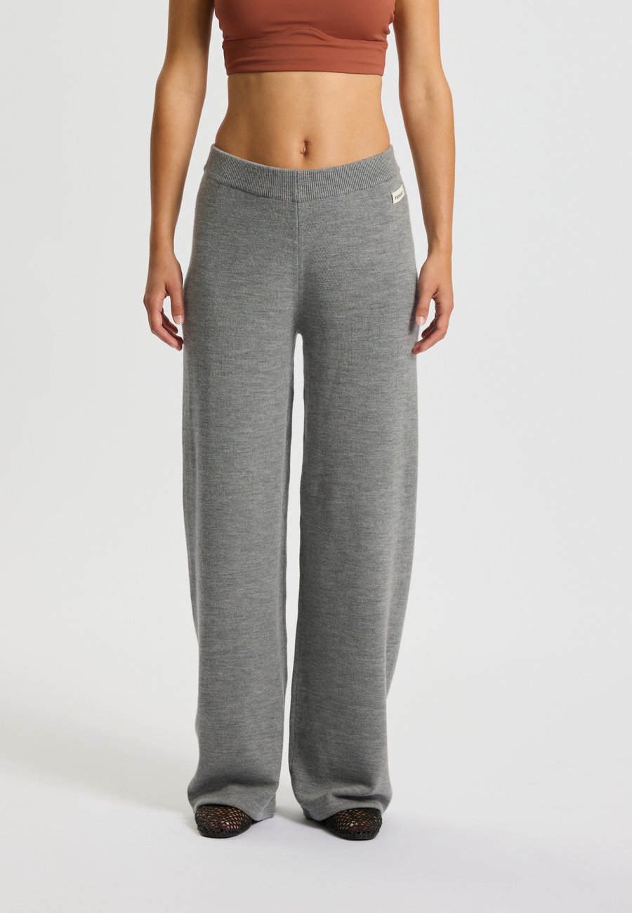 Брюки rethinkit studios Trousers, Light Grey Melange/Light Grey
Брюки rethinkit studios Trousers, Light Grey Melange/Light Grey