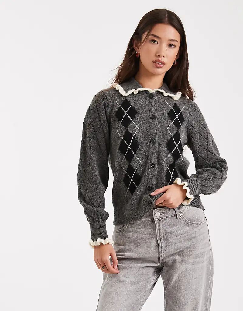 Кардиган New Look с ромбовидным воротником серого цвета
Кардиган New Look с ромбовидным воротником серого цвета