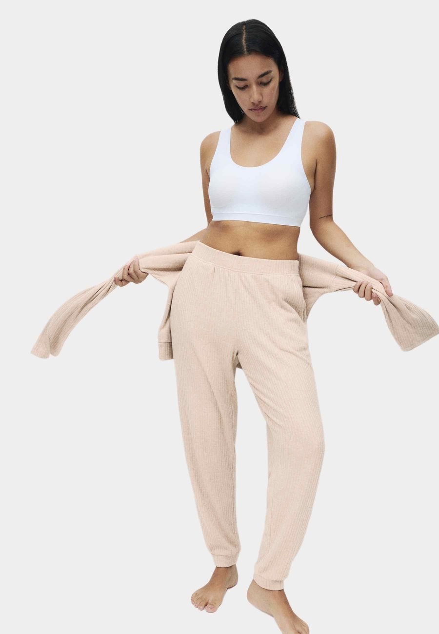 Пижамные брюки Marks & Spencer RIBBED CUFFED HEM, Neutral/Beige
Пижамные брюки Marks & Spencer RIBBED CUFFED HEM, Neutral/Beige