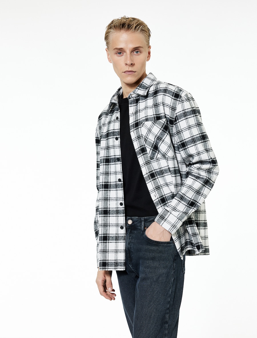 Рубашка на пуговицах классического кроя Koton, черный/белый
Рубашка на пуговицах классического кроя Koton, черный/белый