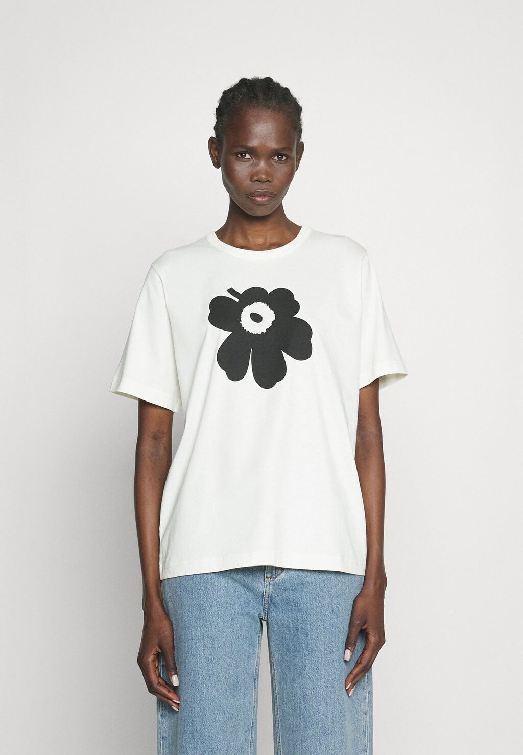 Базовая футболка Marimekko, кремовый/черный
Базовая футболка Marimekko, кремовый/черный