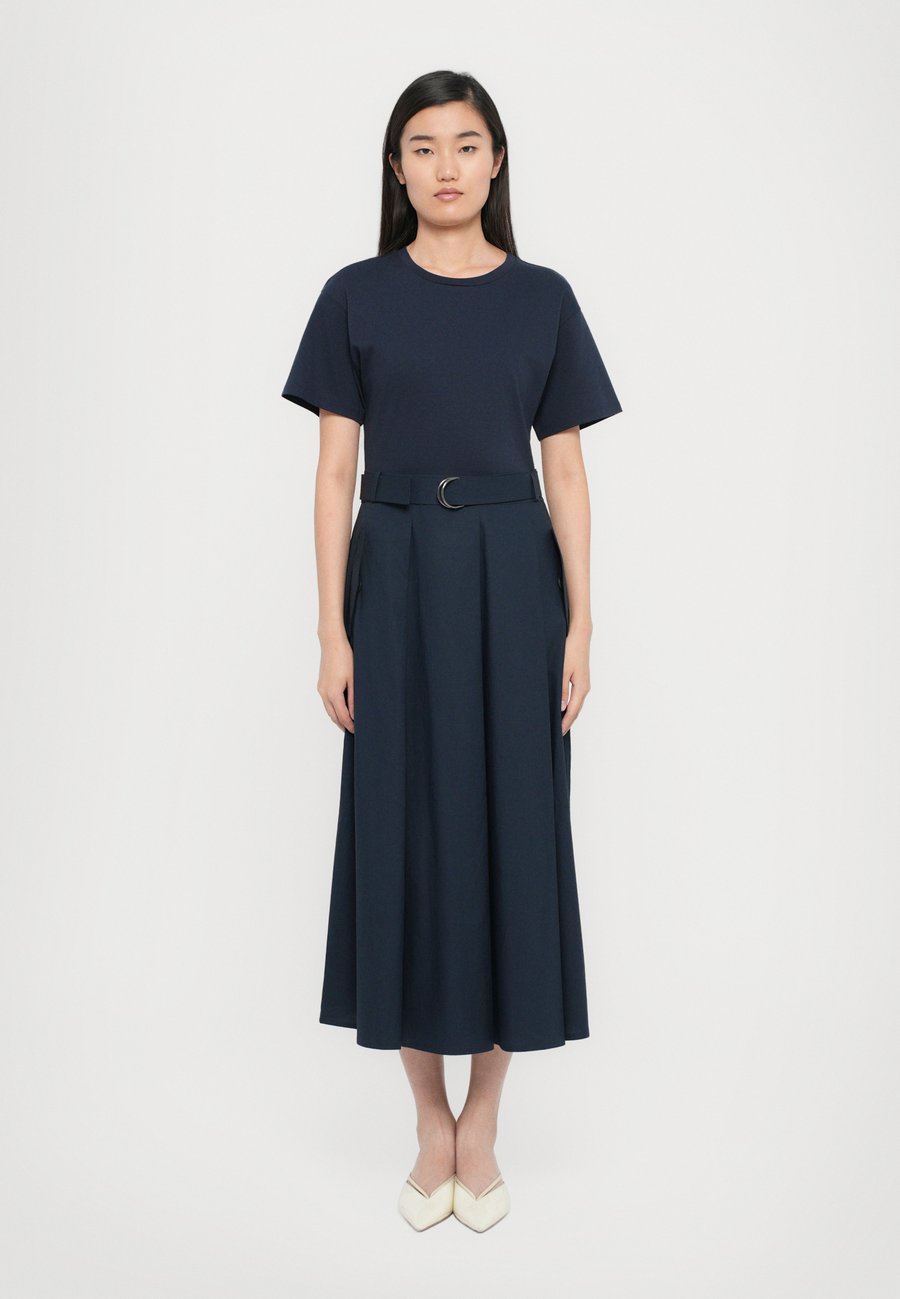 Платье Weekend Max Mara GOMMOSO, Blu/Blue
Платье Weekend Max Mara GOMMOSO, Blu/Blue