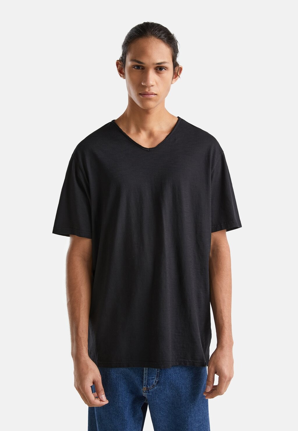 V-образный вырез United Colors of Benetton, черный 
V-образный вырез United Colors of Benetton, черный