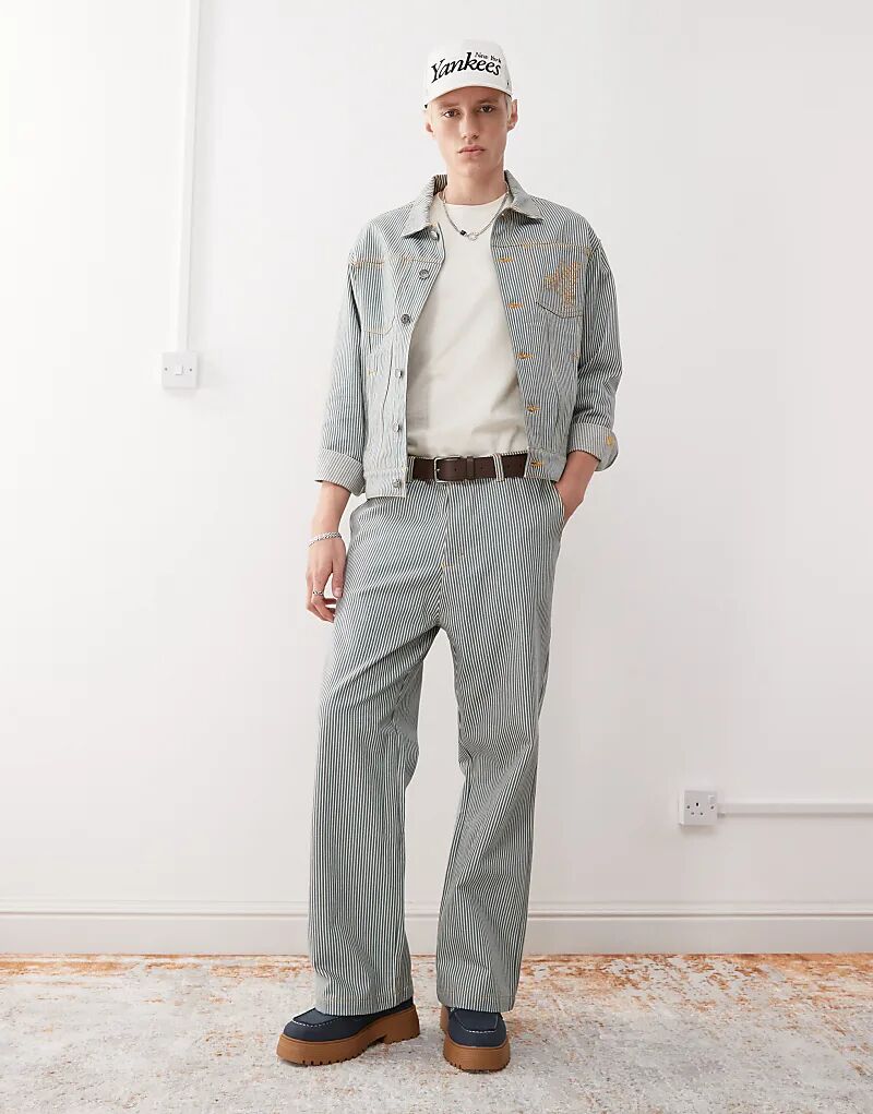 Джинсы New Era в тонкую полоску, мешковатые, многоцветные
Джинсы New Era в тонкую полоску, мешковатые, многоцветные