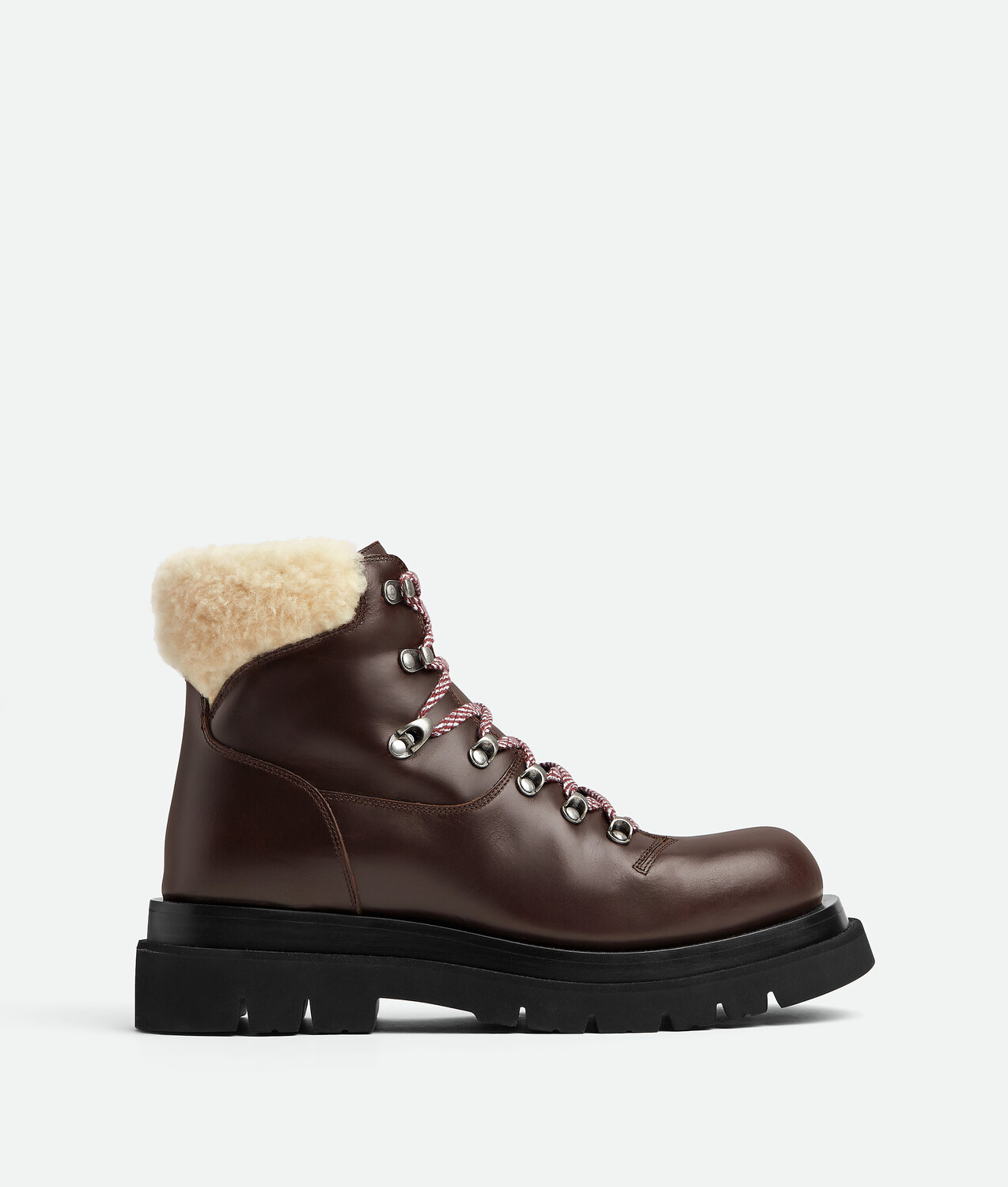 Lug hiking ankle boot BOTTEGA VENETA, каша/ирис
Lug hiking ankle boot BOTTEGA VENETA, каша/ирис
