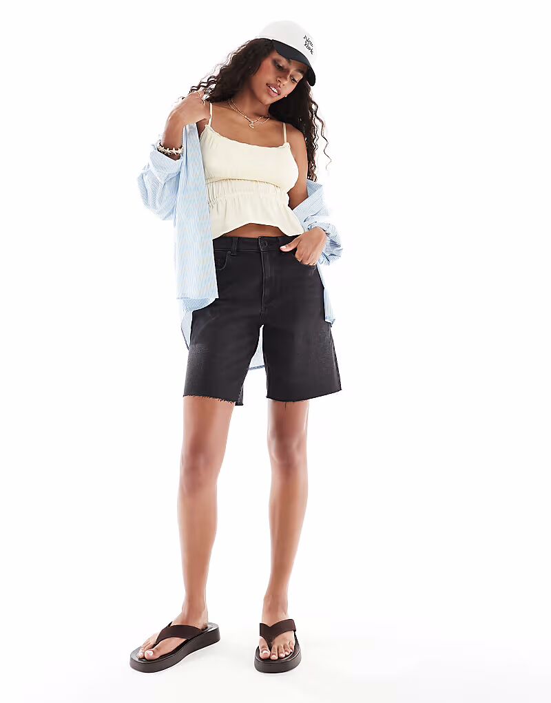 Длинные джинсовые шорты Vero Moda черного цвета 
Длинные джинсовые шорты Vero Moda черного цвета