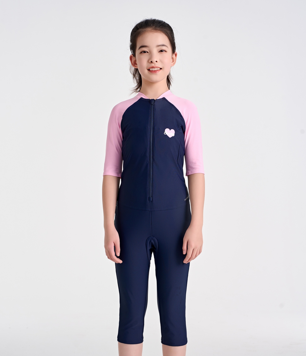 Детская короткая солнцезащитная купальник Nabaiji 100 со съёмными вставками для груди - NAVY PINK
Детская короткая солнцезащитная купальник Nabaiji 100 со съёмными вставками для груди - NAVY PINK