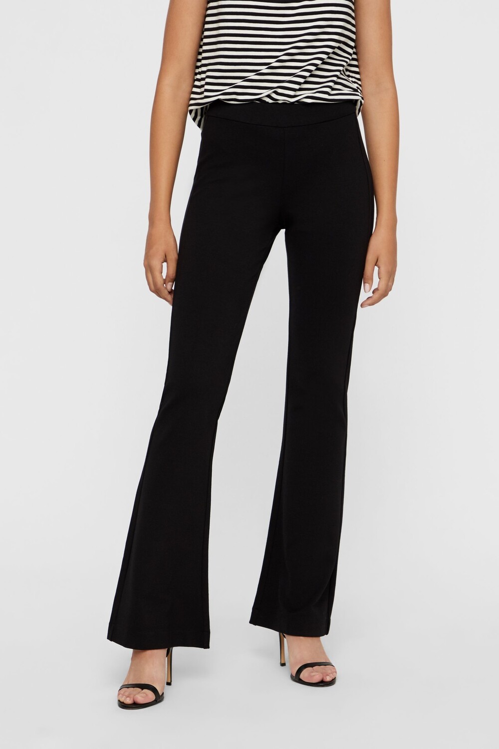 Брюки с завышенной талией и расклешенными штанинами Vero Moda, черный
Брюки с завышенной талией и расклешенными штанинами Vero Moda, черный