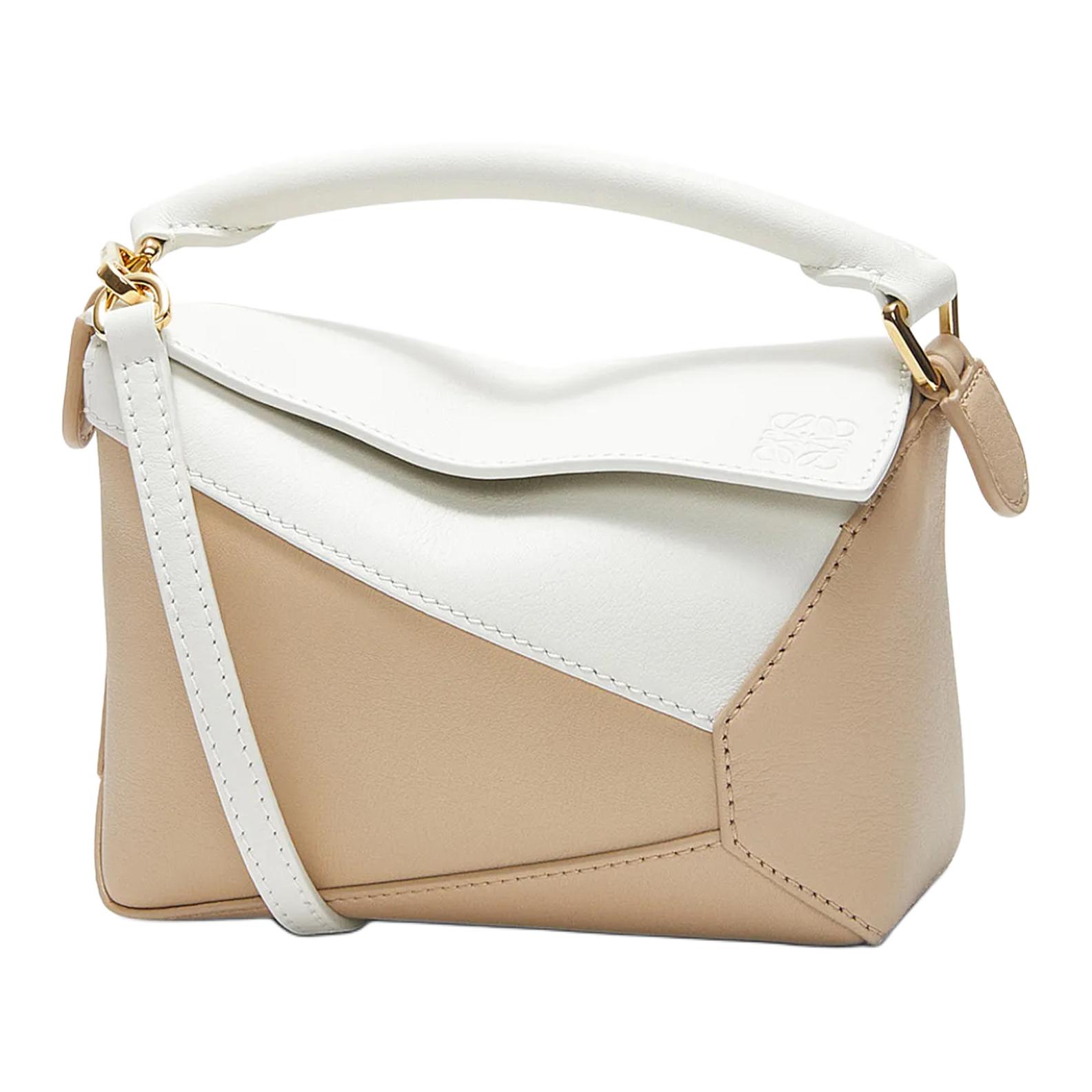 Кожаная головоломка Кроссбоди Мини Сумка Через Плечо Женская Мягкая Белая и Бежевая LOEWE
Кожаная головоломка Кроссбоди Мини Сумка Через Плечо Женская Мягкая Белая и Бежевая LOEWE