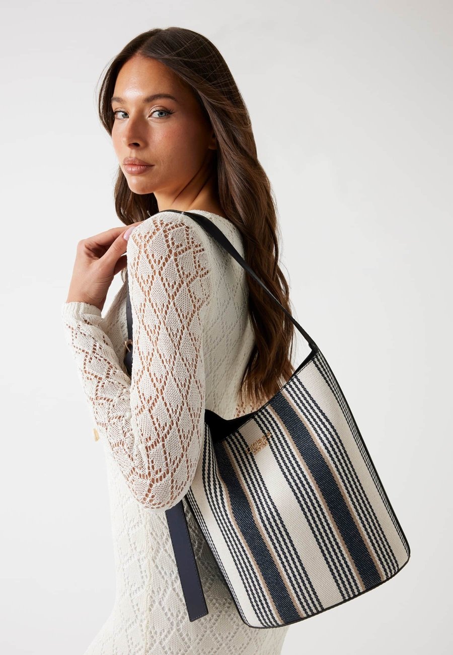 Сумка Guess NICOLETTE , Mehrfarbig/Grundton Blau/Blue
Сумка Guess NICOLETTE , Mehrfarbig/Grundton Blau/Blue