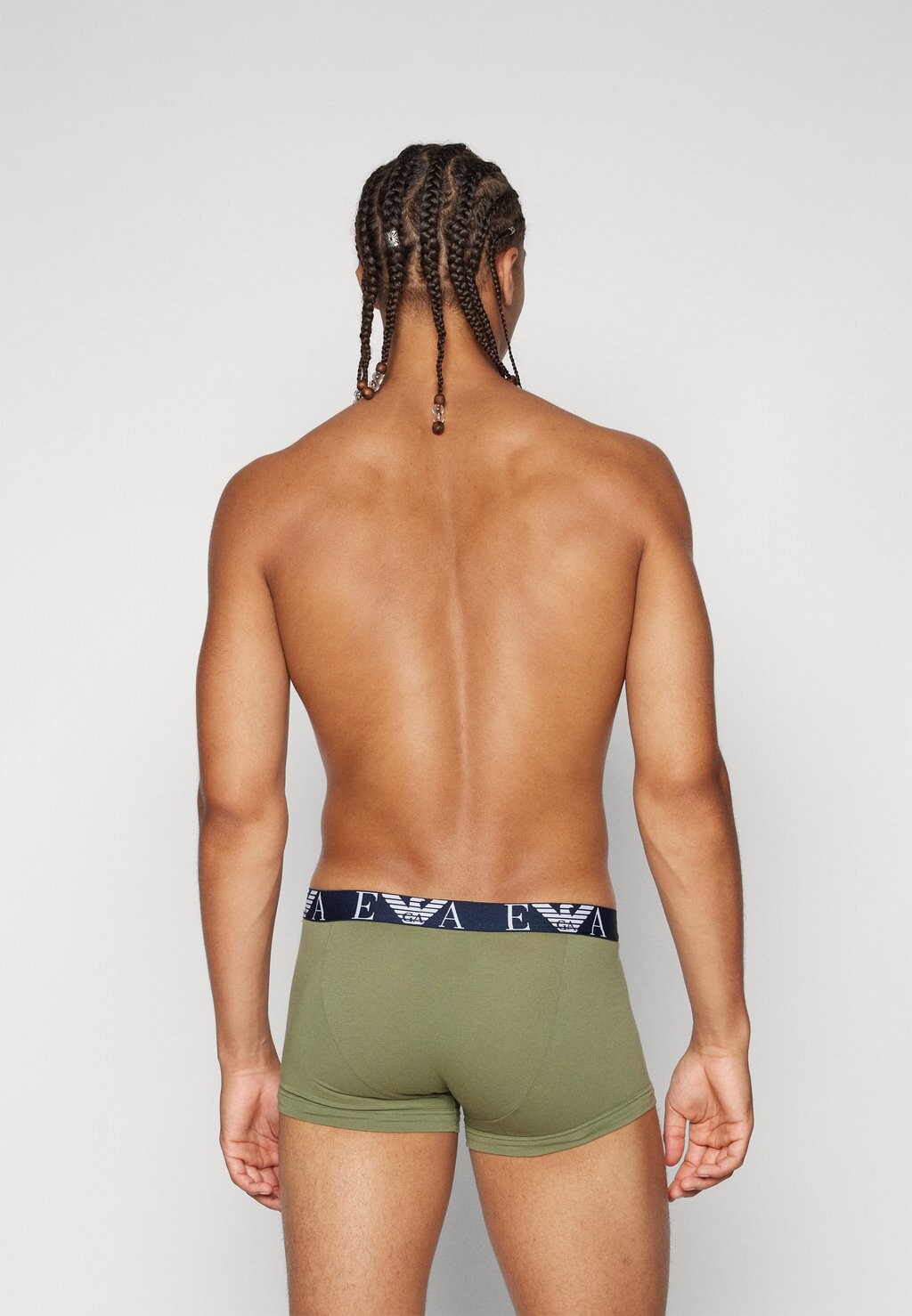 Боксеры TRUNK 3 PACK Emporio Armani, оливково-зеленый
Боксеры TRUNK 3 PACK Emporio Armani, оливково-зеленый