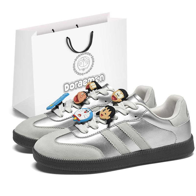Doraemon Дораэмон Низкие скейтерские кроссовки унисекс серебристые с DIY пряжками, цвет Silver (DIY Shoe Buckles)
Doraemon Дораэмон Низкие скейтерские кроссовки унисекс серебристые с DIY пряжками, цвет Silver (DIY Shoe Buckles)