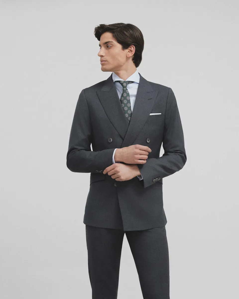 Приталенный однотонный серый мужской пиджак Silbon
Приталенный однотонный серый мужской пиджак Silbon