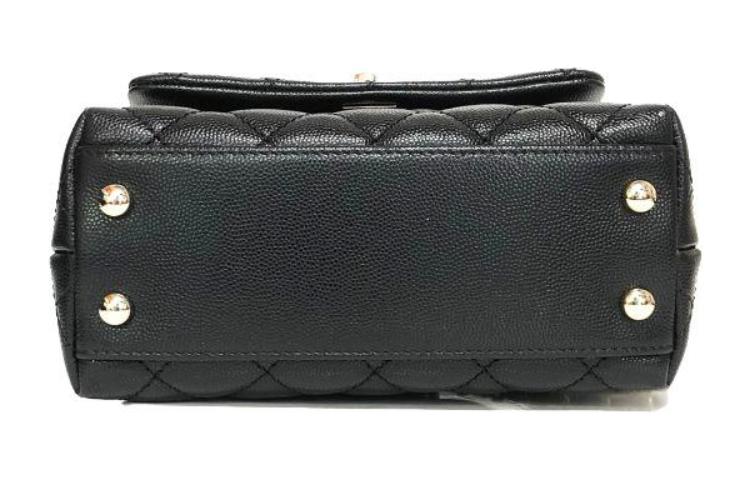 Коко Хэндл Сумка CHANEL
Коко Хэндл Сумка CHANEL