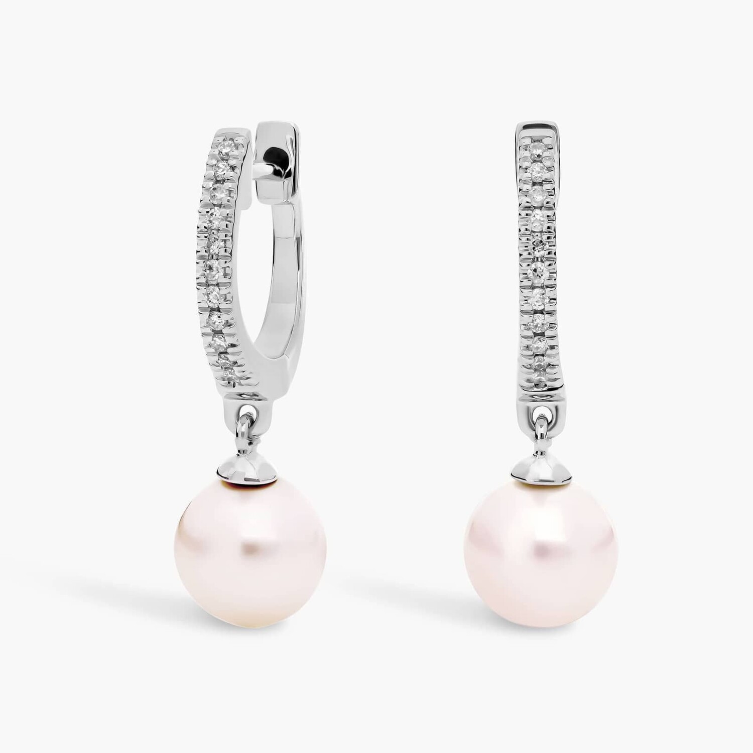 Серьги-кольца с бриллиантами и пресноводным культивированным жемчугом из 14-каратного белого золота (6,5-7 мм) Blue Nile
Серьги-кольца с бриллиантами и пресноводным культивированным жемчугом из 14-каратного белого золота (6,5-7 мм) Blue Nile