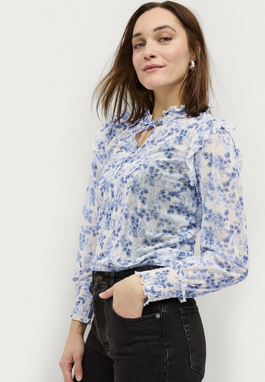Блузка Ellos Collection, цвет blau weiß gemustert
Блузка Ellos Collection, цвет blau weiß gemustert
