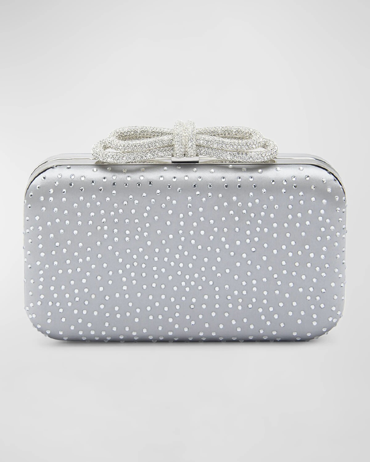 Атласный клатч со стразами и бантом Mach & Mach, серебряный
Атласный клатч со стразами и бантом Mach & Mach, серебряный