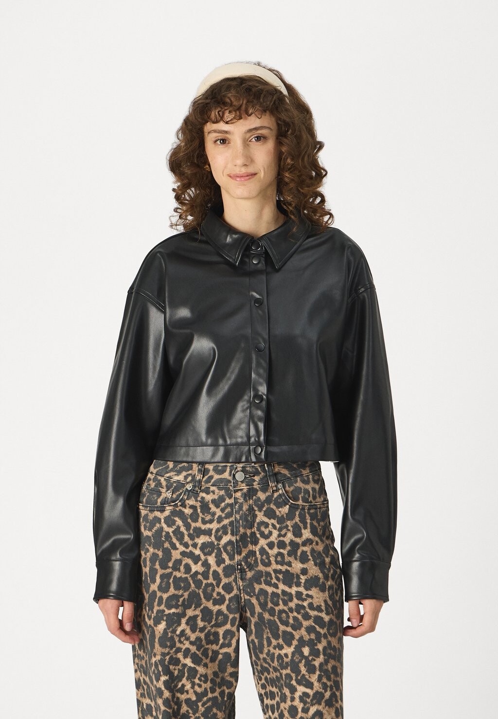 Куртка из искусственной кожи VIMIRIAM CROPPED VILA, черный
Куртка из искусственной кожи VIMIRIAM CROPPED VILA, черный