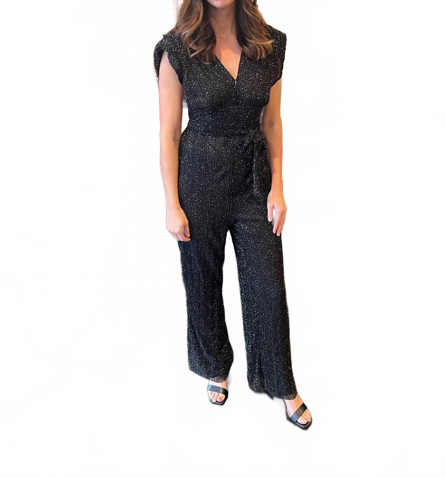 Праздничный комбинезон в черную крапинку ELAN
Праздничный комбинезон в черную крапинку ELAN