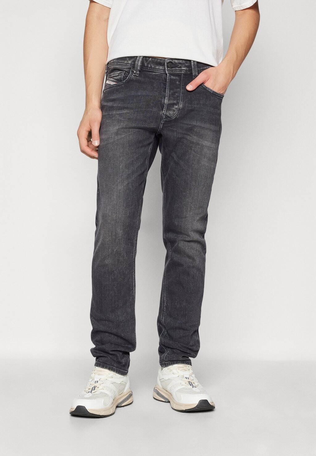 Джинсы прямого кроя LARKEE BEEX Diesel 
Джинсы прямого кроя LARKEE BEEX Diesel