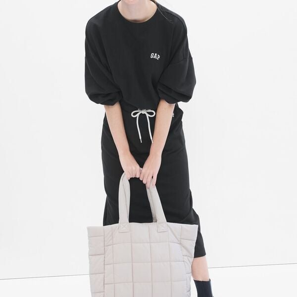 Толстовка свободного кроя с вышитым логотипом Gap, черный
Толстовка свободного кроя с вышитым логотипом Gap, черный