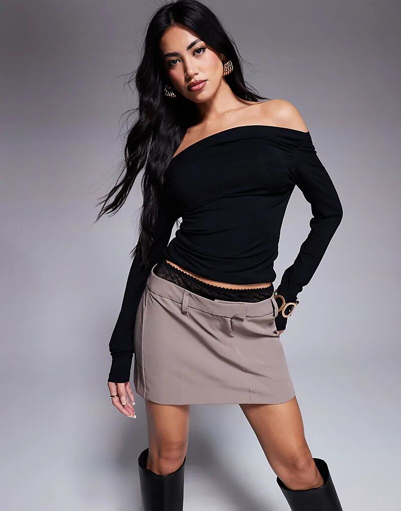 Топ с глубоким вырезом и вырезом-бардо черного цвета ASOS DESIGN 
Топ с глубоким вырезом и вырезом-бардо черного цвета ASOS DESIGN