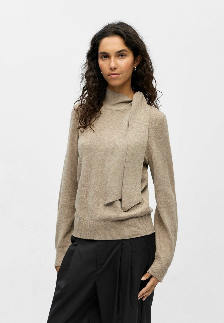 Джемпер Object SCHLEIFENVERZIERTER, Desert Taupe/Beige
Джемпер Object SCHLEIFENVERZIERTER, Desert Taupe/Beige